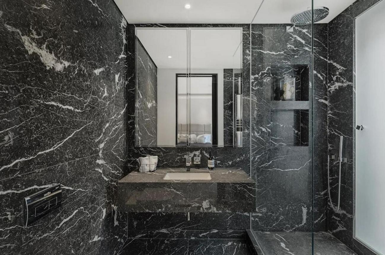 Modern Spacious Place